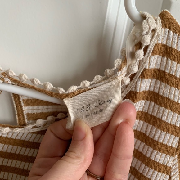 Mustard/Gold Striped Flowy 3/4 Sleeve Top - Picture 2 of 4